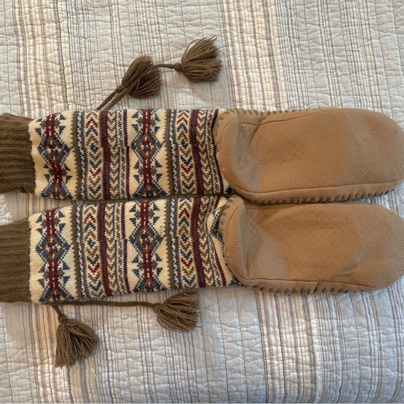 Unisex Scandinavian Knitting Patterns Slipper Sock - Picture 7 of 11